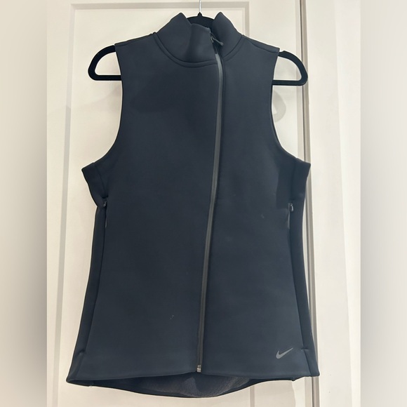 Nike Woman’s DryFit Thermal Vest - Picture 1 of 4